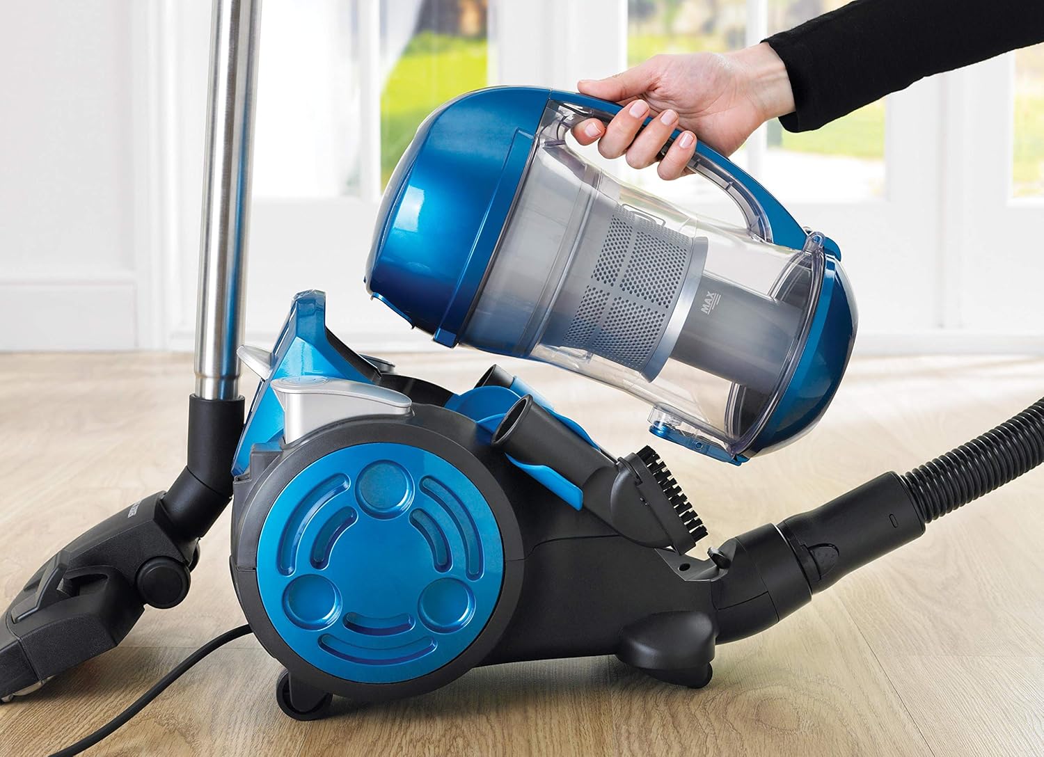 Black & Decker Cyclonic Vacuum Cleaner Blue